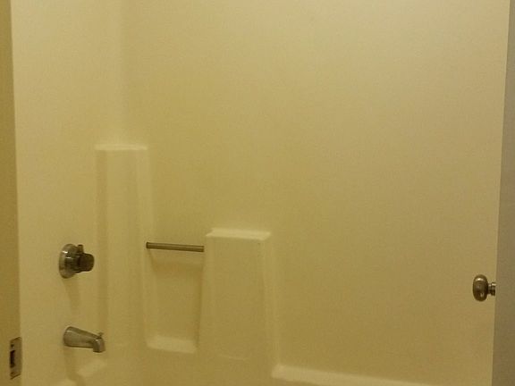 BATHROOM & TUB,SHOWER