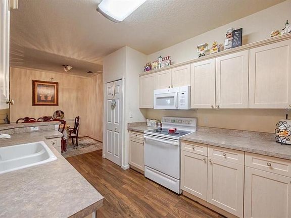 3rd image of 830 Airport Rd APT 111