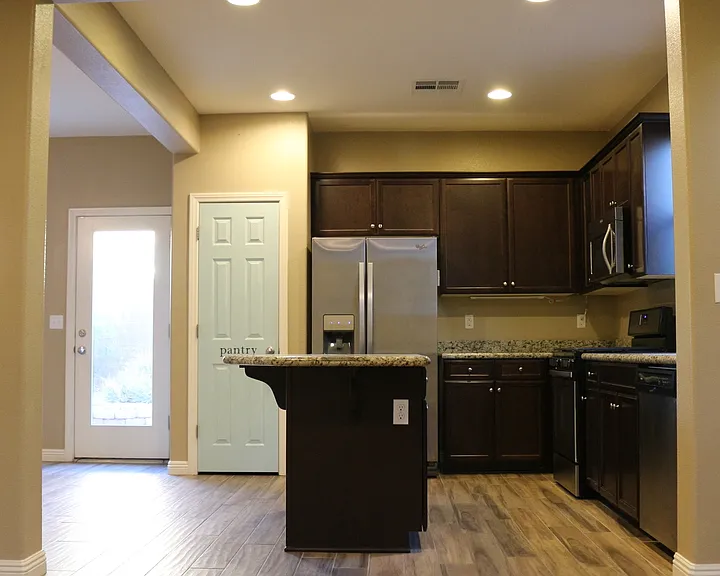 10842 Dobbs Ave — Photo 22