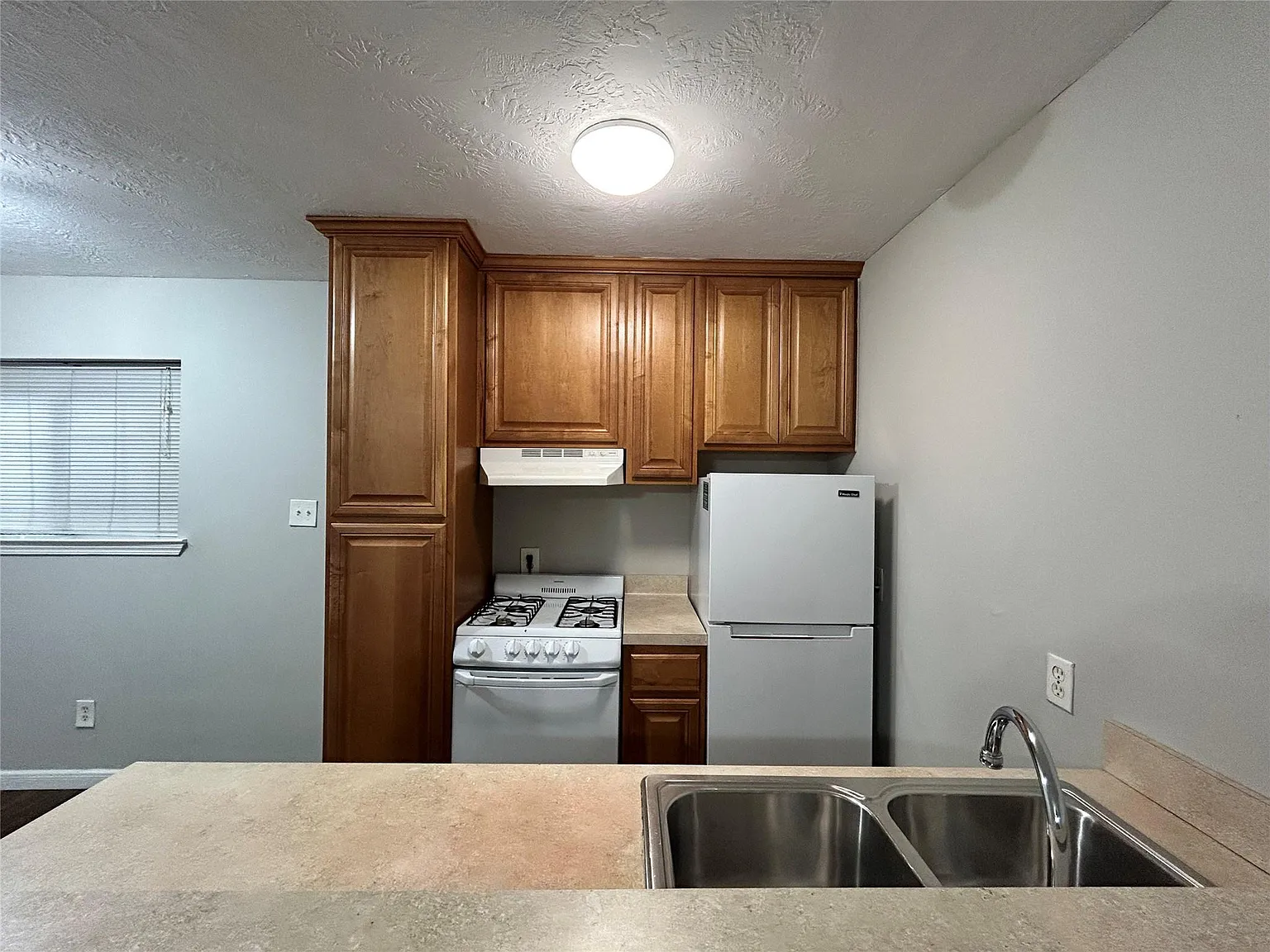 1 bed, 1.0 bath, 675 sqft, $995 — Photo 4