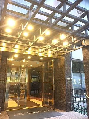 Rented by R New York | media 18