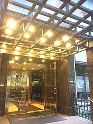 Rented by R New York