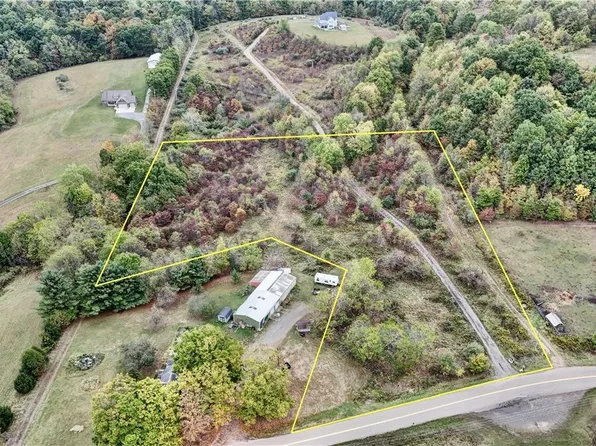 New Cumberland Rd NE, Sherrodsville, OH 44675