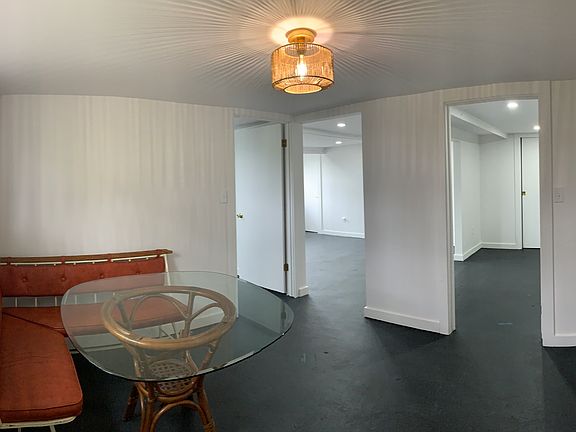4th image of 825 Summit Ave #B
