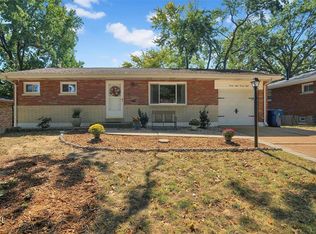 9828 Whitcomb Ln, Saint Louis, MO