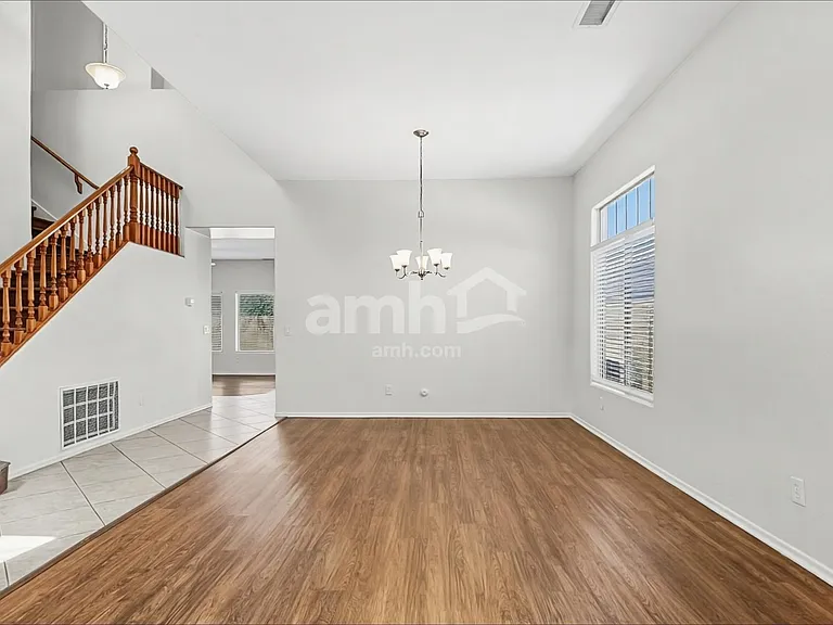 5308 S 53rd Ln — Photo 8