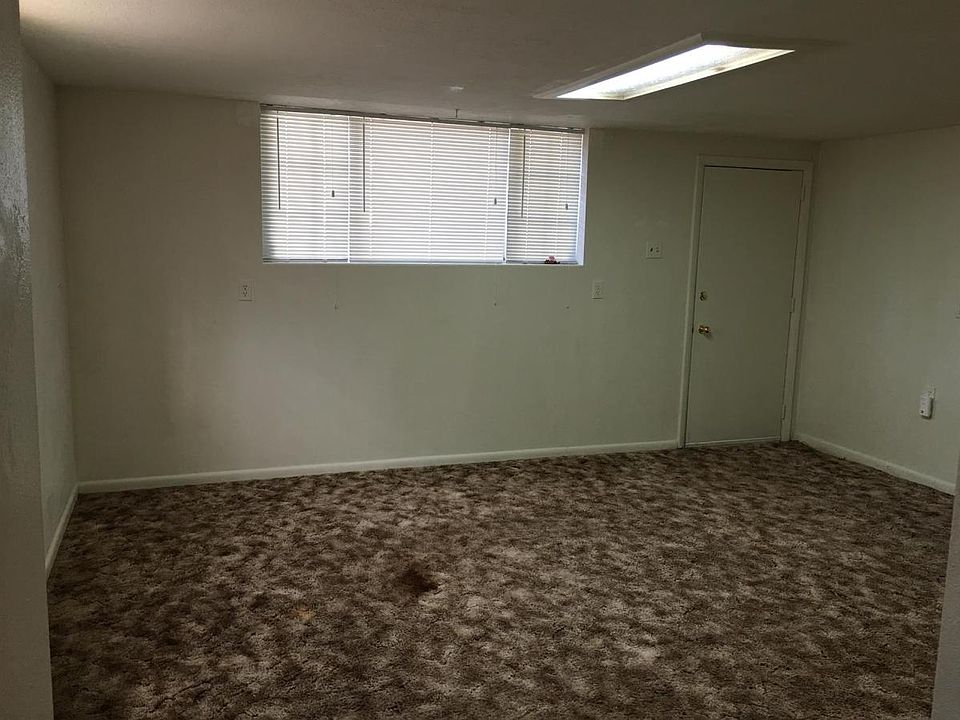 2nd image of 694 1/2 Washington Ave