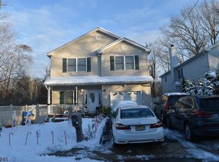 54 E Sedgwick St #1, Monroe Township, NJ 08831