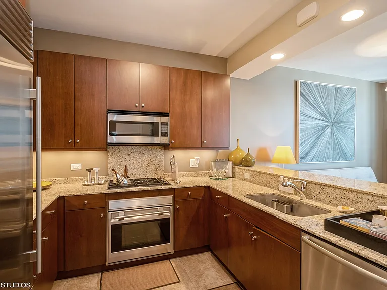 600 N Lake Shore Dr #3310 — Photo 10