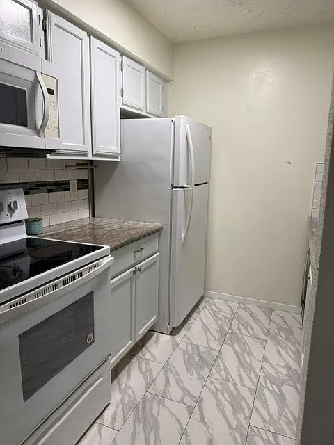 Studio, 450 sqft, $950 — Photo 3