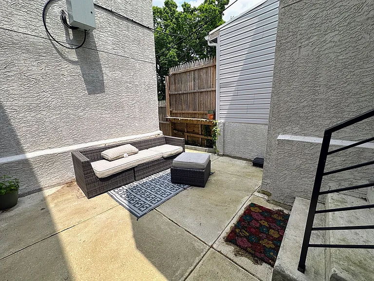 6161 Walnut St #1E — Photo 23