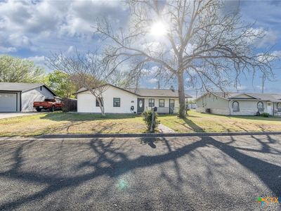 2211 N Camp St, Seguin, TX, 78155