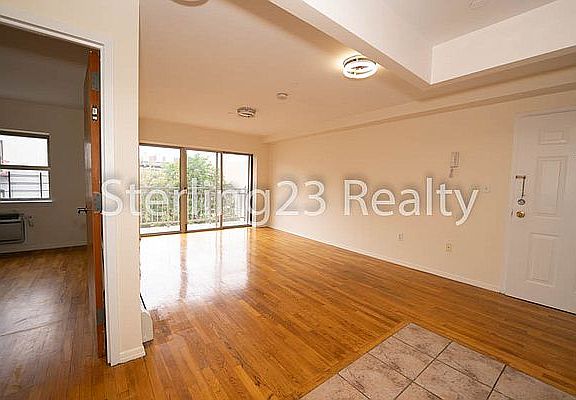 4th image of 3132 31st St APT 5