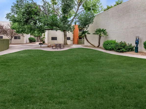 Pantano Villas Apartments