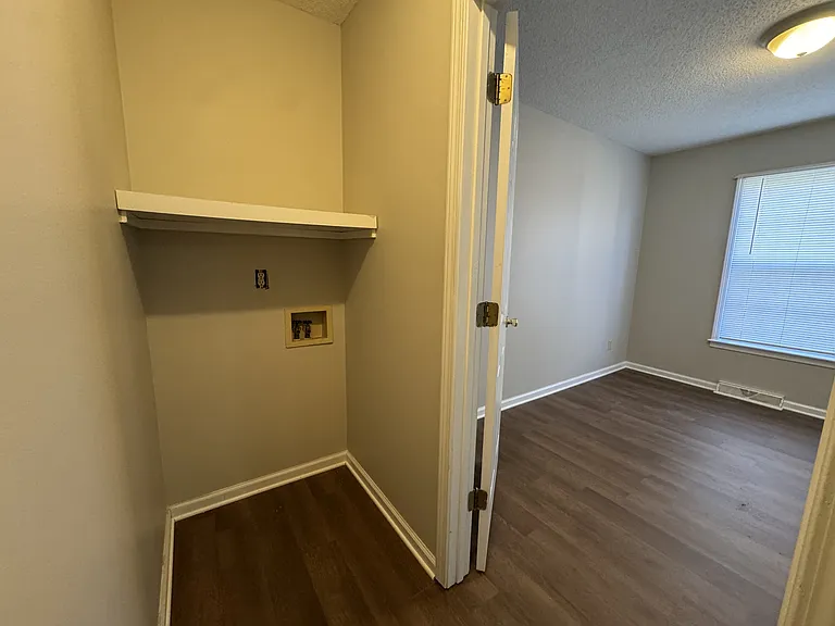 113 Cedar Dr #4 — Photo 6