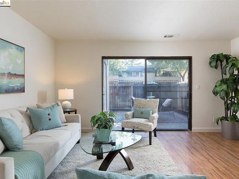 2161 Northwood Cir #D — Photo 2