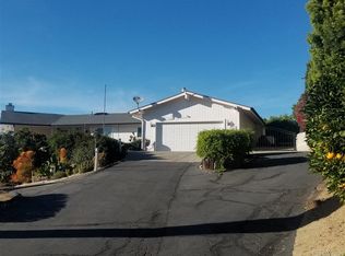 1405 Java Hills Dr, Fallbrook, CA 92028