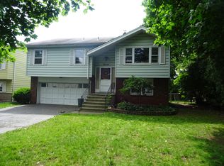 20 Kruger Ct, Clifton, NJ 07013