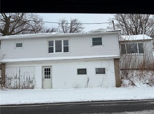 7470 Perry Rd, Baldwinsville, NY 13027