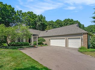 2736 Aspen Ct, Ann Arbor, MI 48108