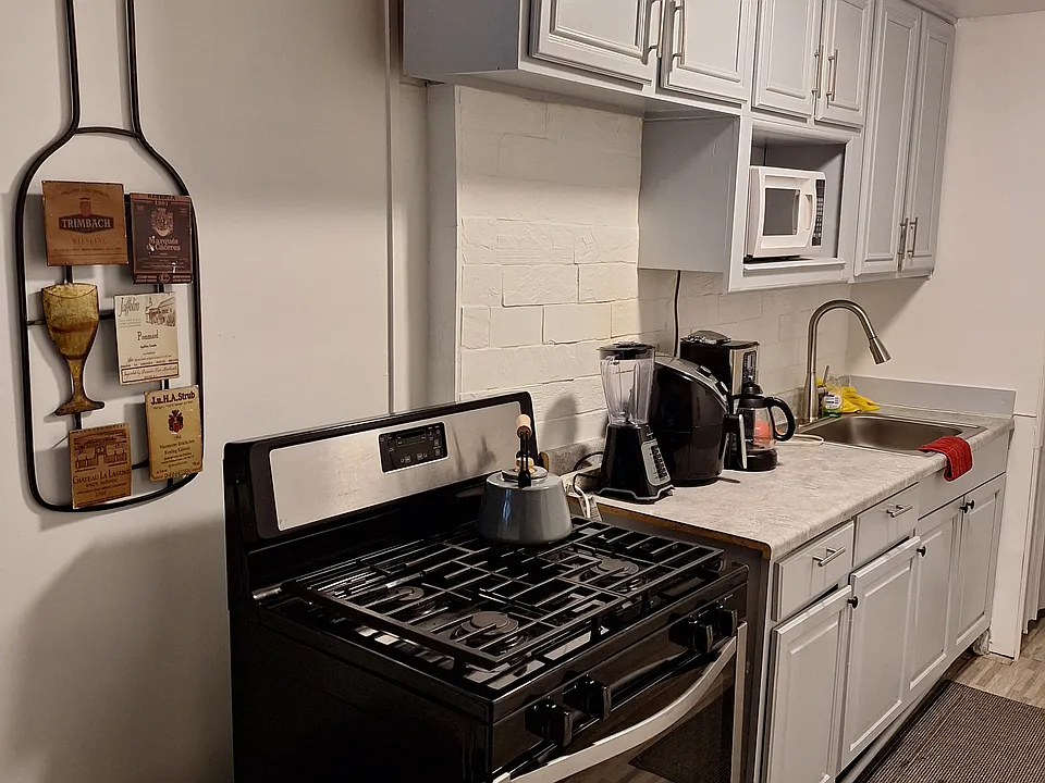 Full size kitchen