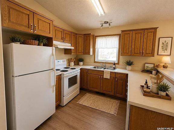2nd image of 297 5th AVENUE E