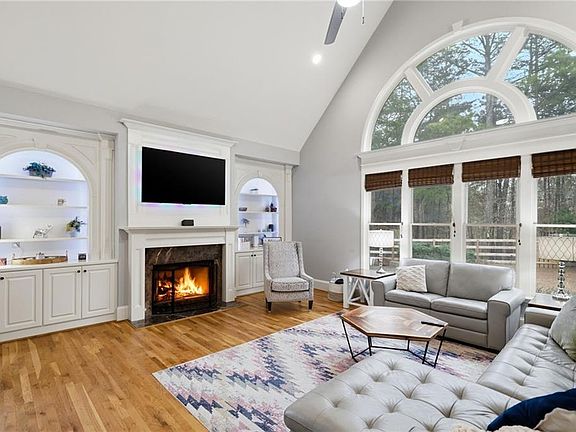 2nd image of 507 Blue Ridge Way