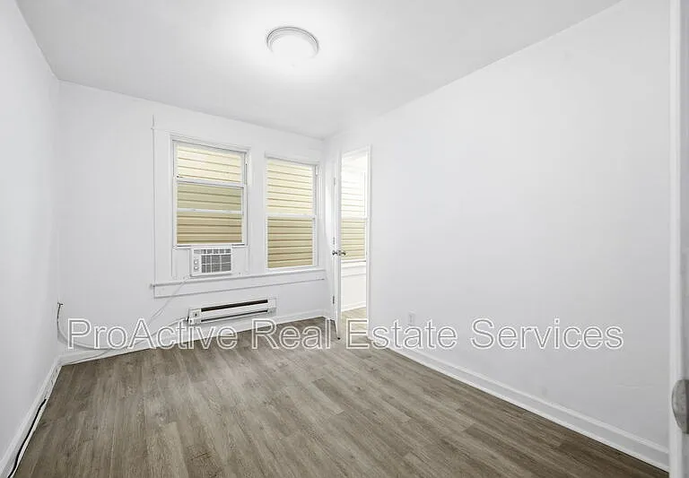 244 W 32nd St #2 — Photo 12