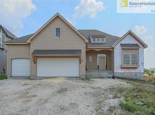 11621 W 158th St, Overland Park, KS 66221