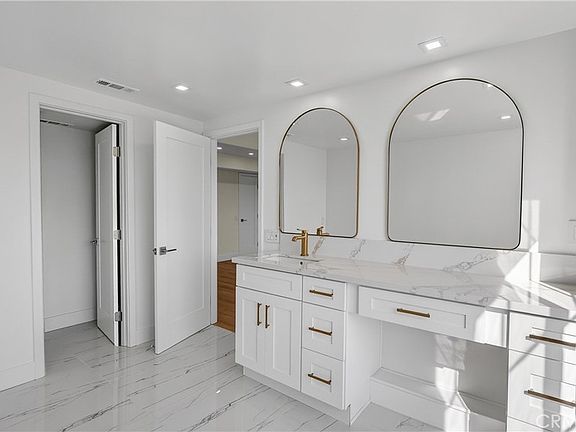 3rd image of 19282 Torreypines Cir