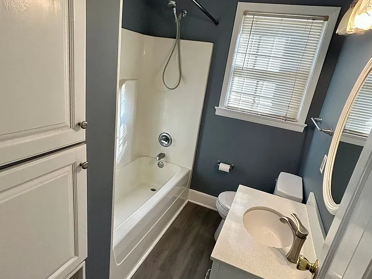 936 W Liberty St — Photo 10