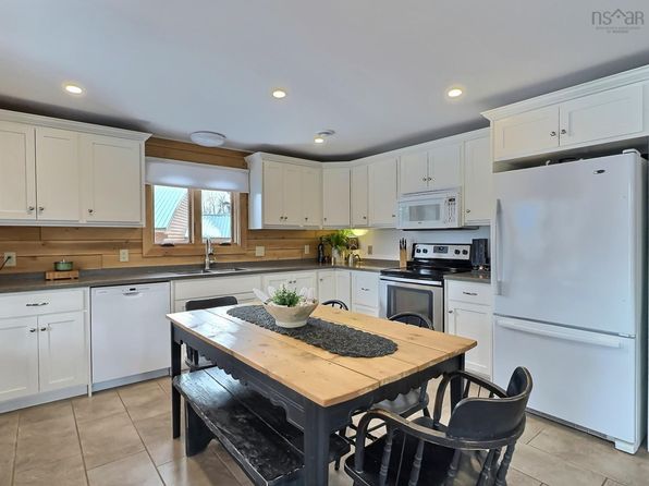 1120 Sand Point Rd #8, Colchester, NS B0K 1V0