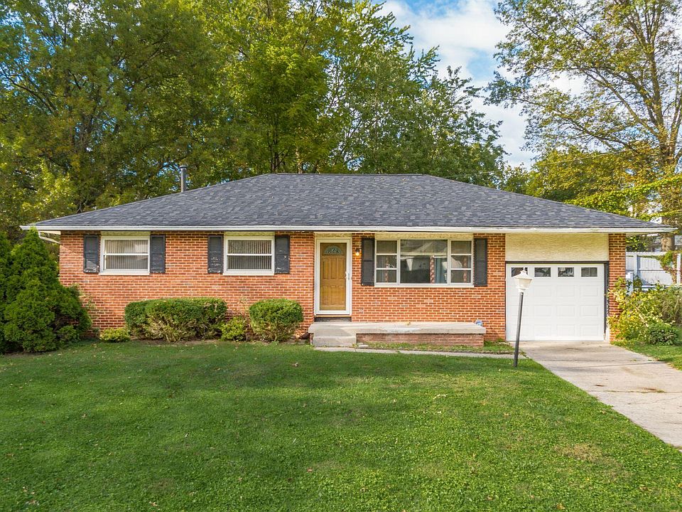1st image of 321 Briarwood Dr
