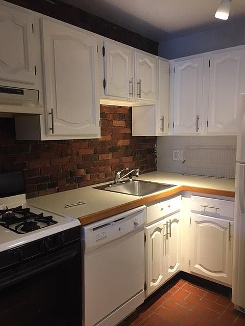 2nd image of 19 Albemarle St APT 3A