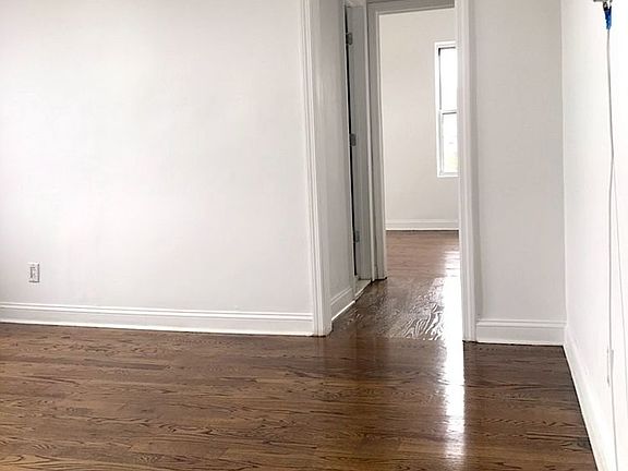 5th image of 3770 63rd St APT 4B