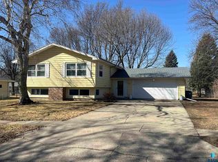 1021 N Jackson St, Luverne, MN 56156