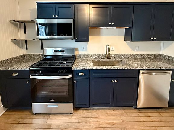 4th image of 173 Bay St #2