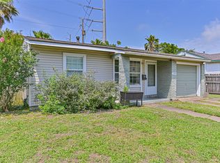 2009 Neumann Dr, Galveston, TX 77551