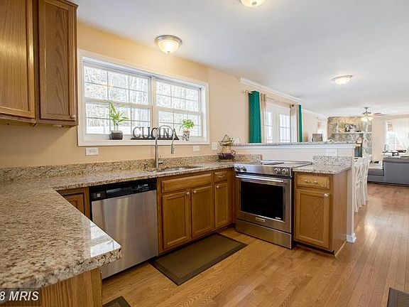 Kitchen - Fully Remodeled