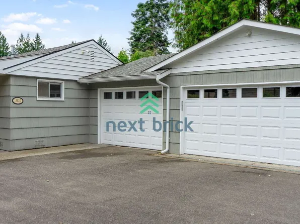 19819 100th Ave NE, Bothell, WA 98011