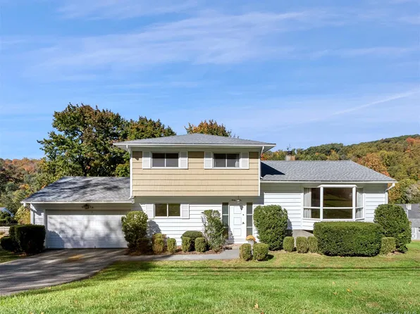 32 Hillview Drive, Pleasantville, NY 10570