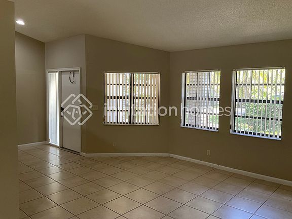3rd image of 5158 NW 58th Ter