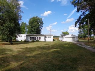 7180 Acorn Ln, Demotte, IN 46310