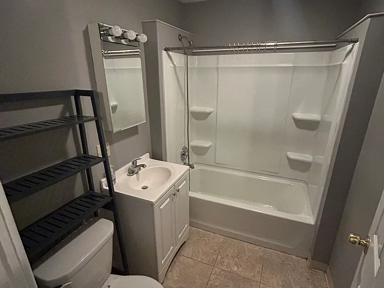 821 Forest Ave #1 — Photo 13