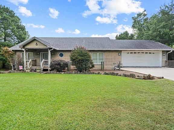 2nd image of 126 Clearwater Cir