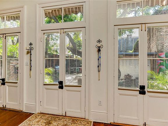 4th image of 822 Gov Nicholls St #3