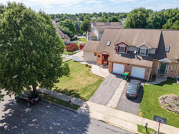 2nd image of 117 Stephanie Dr