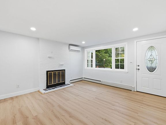 2nd image of 4 Lawrence Rd