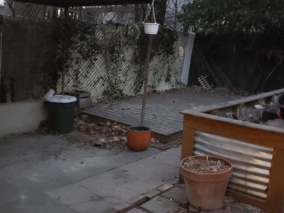 1st image of 3086 42nd St
