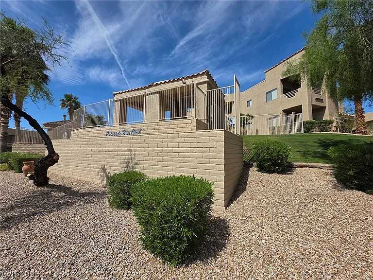 2200 Highpointe Dr #201 — Photo 5